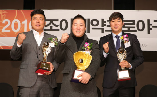 KIA 최형우 선수(가운데), 한화이글스 김태균(왼쪽), 두산베어스 장원순 선수.