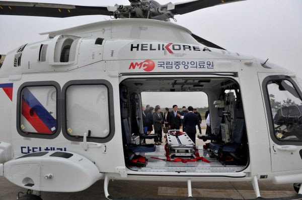 목포한국병원에 배치된 중형급 응급의료 전용헬기. 사진 제공: 보건복지부
