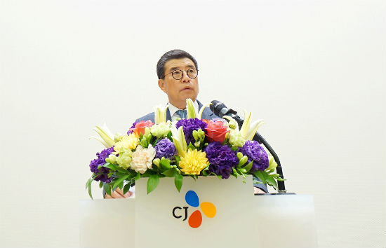 CJ헬스케어 강석희 대표가 지난 3월 31일 CJ인재원에서 열린 ‘출범 3주년 기념식’에서 인사말을 하고 있다.