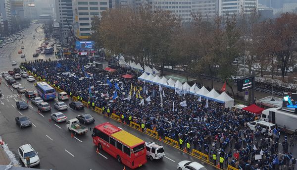 지난 12월 10일 덕수궁 앞 광장에서 열린 전국의사 궐기대회 모습. 라포르시안 사진DB. 