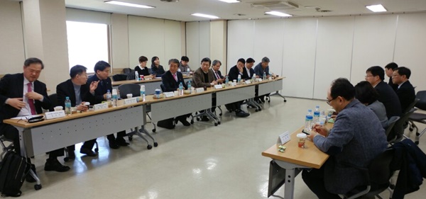 지난 3월 5일 한국보육진흥원 6층 회의실에서 열린 보건복지부와  대한의사협회 비상대책위원회 간 의-정실무협의체 9차 회의 모습.