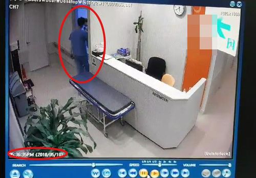 수술실로 들어가는 의료기기업체 영업사원 모습이 찍힌 CCTV 화면, 이미지 제공:부산지방경찰청