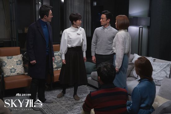 JTBC의 드라마 'SKY 캐슬'의 한 장면.