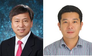 사진 왼쪽부터 홍인수, 김성장 교수.
