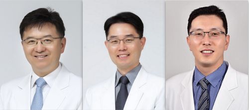 사진 왼쪽부터 윤호주, 김상헌, 이현 교수.