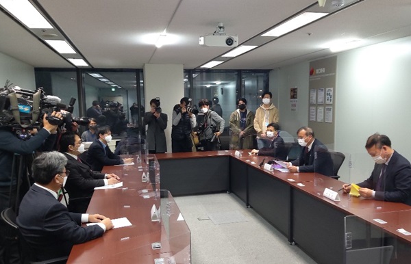 지난 2일 오후 서울시티타워에서 열린 의정협의체 가동을 위한 사전 회의 모습.