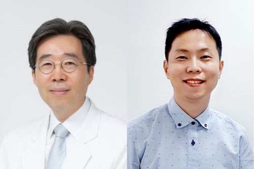 사진 왼쪽부터 배상철 교수, 김광우 교수.