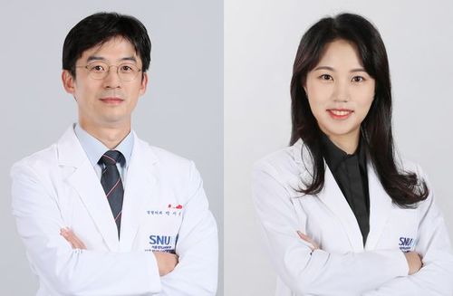사진 왼쪽부터 보라매병원 성형외과 박지웅·하정현 교수.