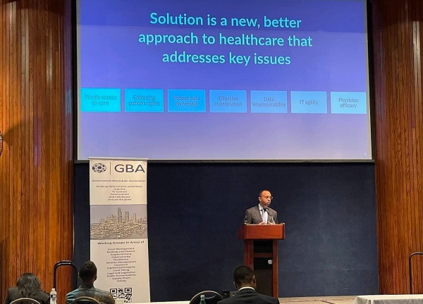 프라딥 고엘 솔브케어 CEO가 미국정부블록체인협회(GBA) 컨퍼런스에서 발표하고 있다.