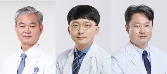 사진 왼쪽부터 이병권 교수, 김병규 교수, 육진성 교수
