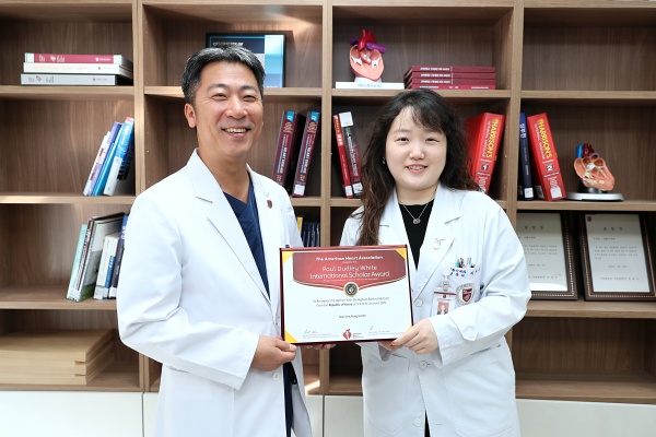 사진 왼쪽부터 김응주·이지은 고대구로병원 심혈관센터 교수