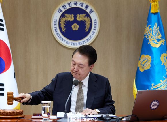 2월 20일 열린 국무회의를 주재하는 윤석열 대통령. 사진 출처: 대통령실