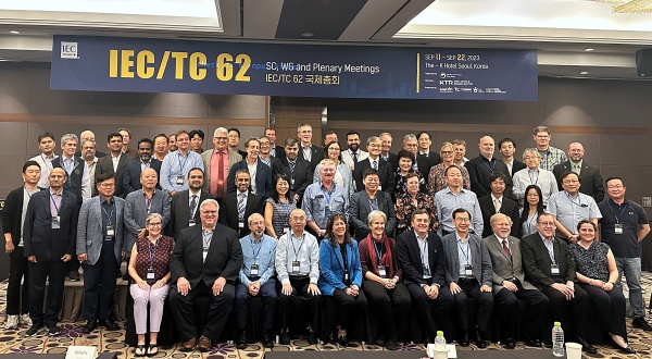 지난해 9월 11일부터 22일까지 서울에서 열린 IEC/TC 62 국제총회에서는 전 세계 20여 개국 약 150명의 전문가가 참석해 신규 표준 제안 및 국제표준 논의가 이뤄졌다.