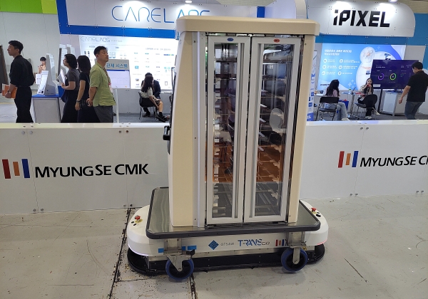 병원 물류 운송 로봇 '트랜스카'(TransCar)
