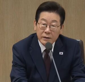 이 대통령 "<b>의료개혁</b>은 필요...합리적인 방향으로 다시 준비"