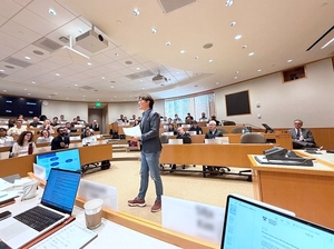 브리즘 "하버드경영대학원서 글로벌 CEO와 '성장 전략' 토론" - 뉴스 썸네일 이미지
